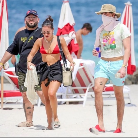 National Park Foundation Grand Canyon Crop Tee from Bad Bunny Moscow Mule Video - Picture 6 of 7